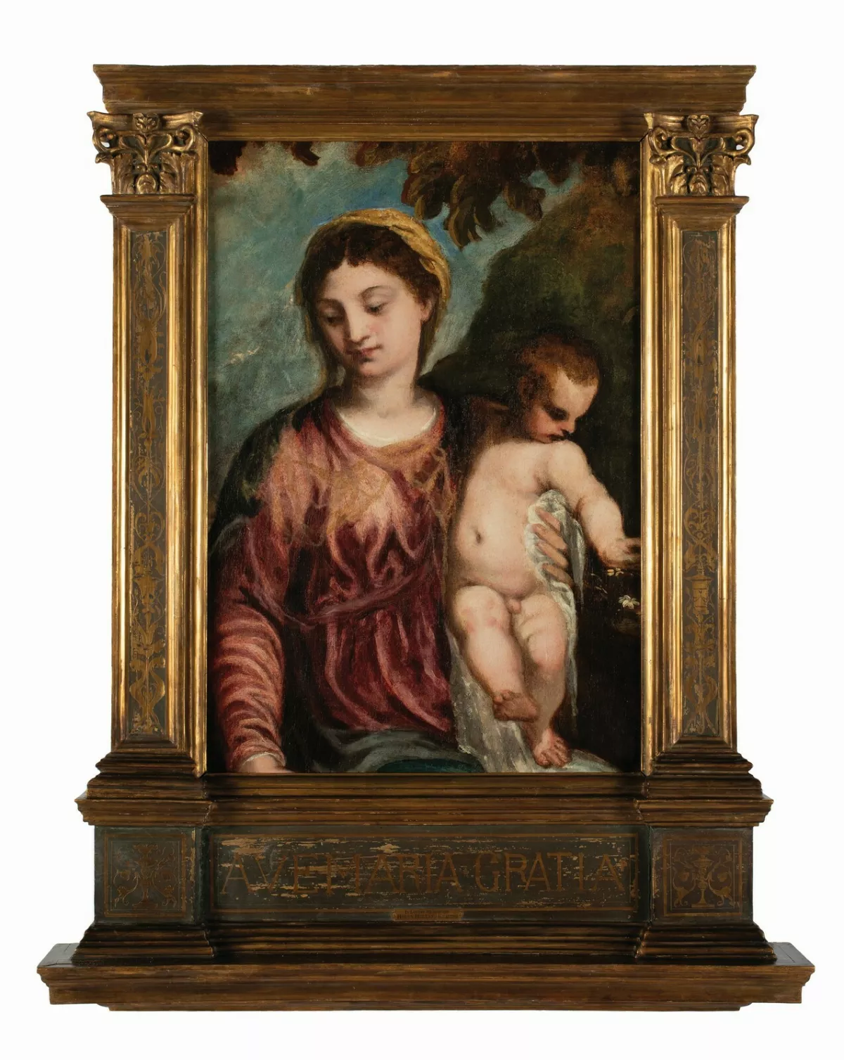 Andrea Schiavone (Zadar, ok. 1510 &ndash; Benetke, 1563): Marija z Detetom (sredina 16. stoletja), MUO 60346; v Narodni galeriji na razstavi Stari mojstri iz zbirk Muzeja za umetnost in obrt, Zagreb &ndash; slikarstvo, kiparstvo in grafika. Foto: Arhiv NG