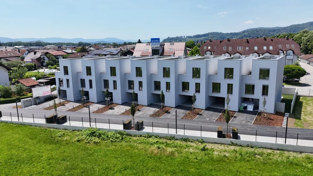 Niz8 (Foto: Stoja Trade)