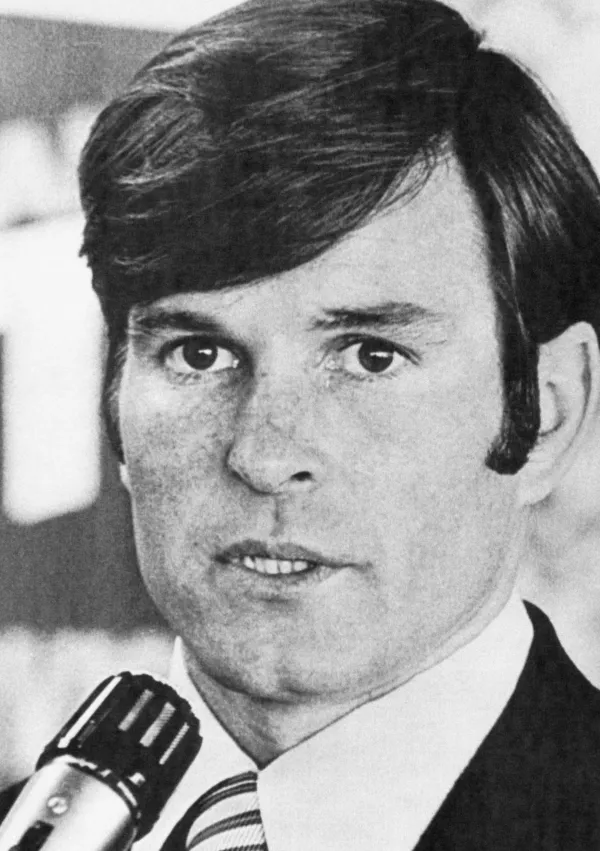 Prison officials won't reveal their plans for the release of Dan White because of fears for the safety of the former San Francisco city official who assassinated Mayor George Moscone and supervisor Harvey Milk in 1978. White, 37, a continuing target of public anger because of his brief sentence, has been serving his term at Soledad prison. / Foto: Bettmann