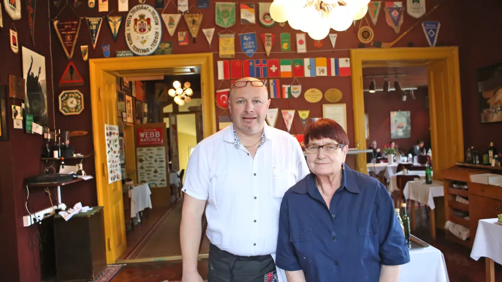 lastnika restavracije Pen Klub Andrej Miklič in Oli- Eva Maria Miklič - 23.11.2017 &ndash; Restavracija PEN klub, Tom&scaron;ičeva ulica 12 v Ljubljani, gostinstvo//FOTO: Tomaž Skale