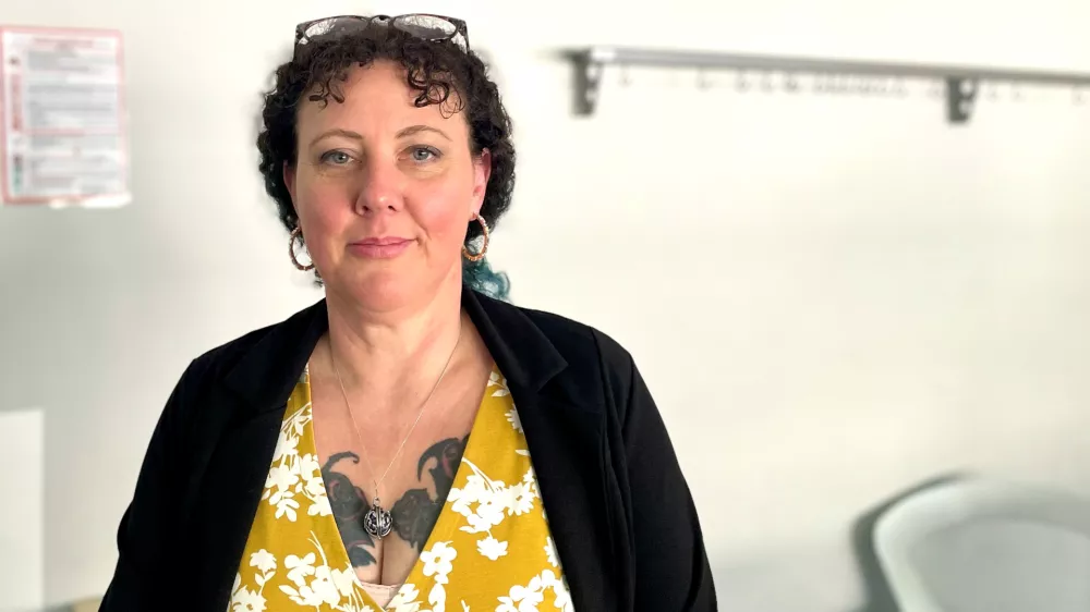 Catherine Knibbs, klinična raziskovalka, svetovalka, javna govorka, avtorica in psihoterapevtka, specializirana za kibernetske travme. / Foto: Tjaša Lampret