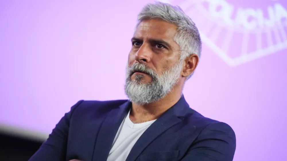 Sebastian Cavazza, režiser

 