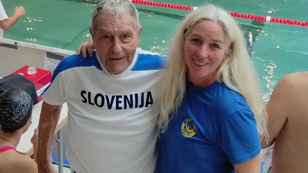 Oče in hči, Viktor Andrej Su&scaron;a in Barbara Su&scaron;a sta plavalca veterana, ki sta bolečine v hrbtenici omilila s plavanjem. Foto osebni arhiv