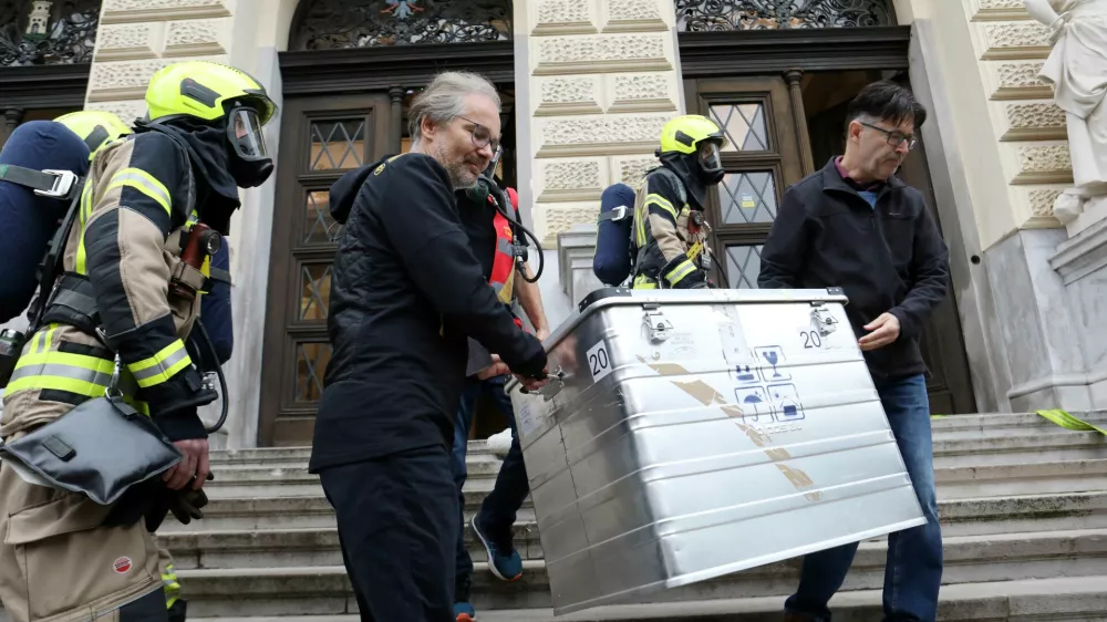 13.10.2024 - Re&scaron;evanje člove&scaron;kih življenj in kulturne dedi&scaron;čine! Narodni muzej Slovenije, gasilciFoto: Tomaž Skale