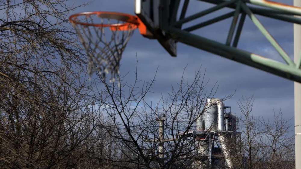 Na Zavodu za gradbeni&scaron;tvo so nedavno obeležili 200-letnico patenta portlandskega cementa. Na fotografiji cementarna družbe Alpacem Cement. Foto: Tomaž Skale&nbsp;