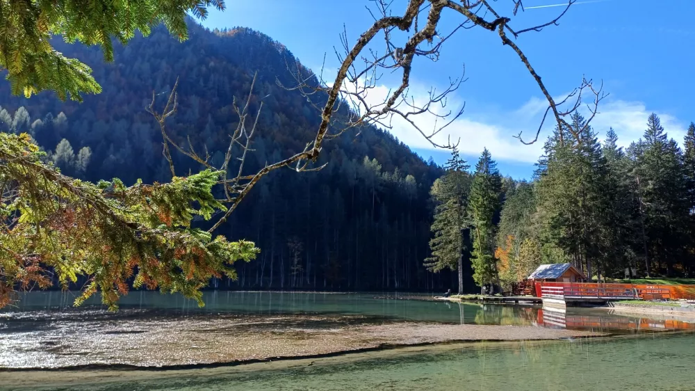 Idila Plan&scaron;arskega jezera Foto: Tina Jereb