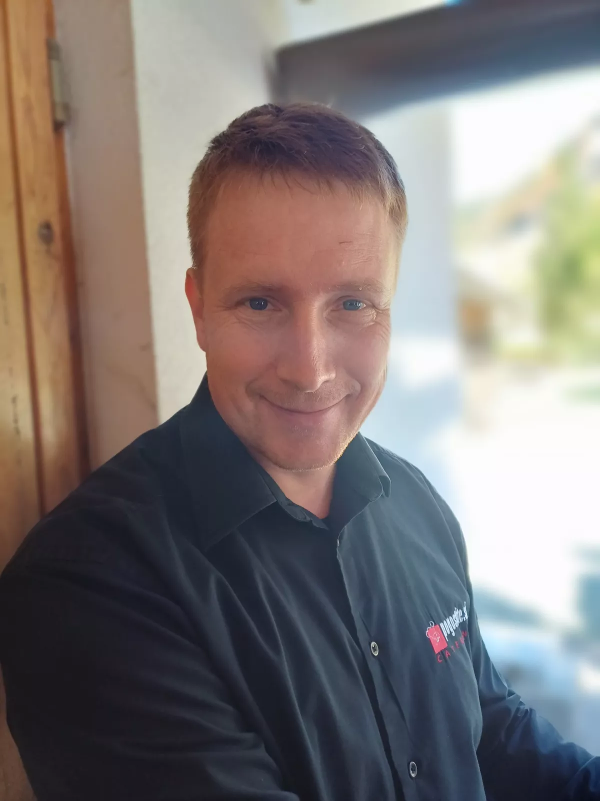 Ale&scaron; Petek, predsednik TD Jezersko

Novo gosti&scaron;če bo malce vi&scaron;je od starega, saj bomo za goste uredili tudi sedem sob za bivanje.&nbsp;Foto: Tina Jereb