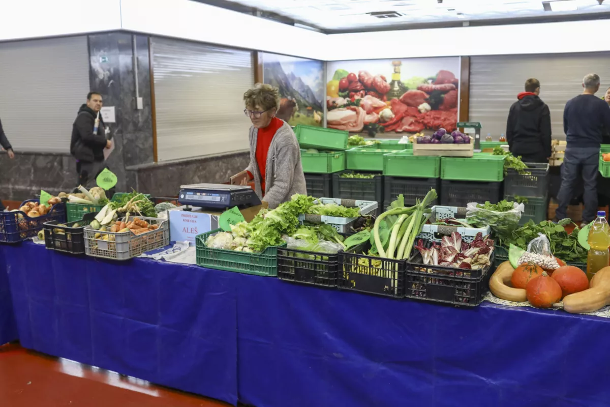 09.11.2024 - Tržnica Bežigrad - živilska tržnica - FOTO: LUKA CJUHA