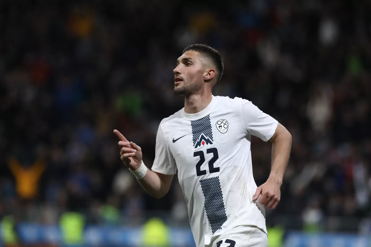 Adam Gnezda Čerin: &raquo;S tretjim mestom sicer nismo zadovoljni, saj je bil cilj vi&scaron;ji. Toda po evropskem prvenstvu smo imeli nekaj težav, ko smo na hitro dobivali gole. Dokazali smo, da znamo igrati nogomet, in lahko pozitivno gledamo naprej. Ekipa ima karakter, je pa padec forme nekaj normalnega. Vesel sem svojega gola, a žal do popolnega preobrata ni pri&scaron;lo.&laquo;