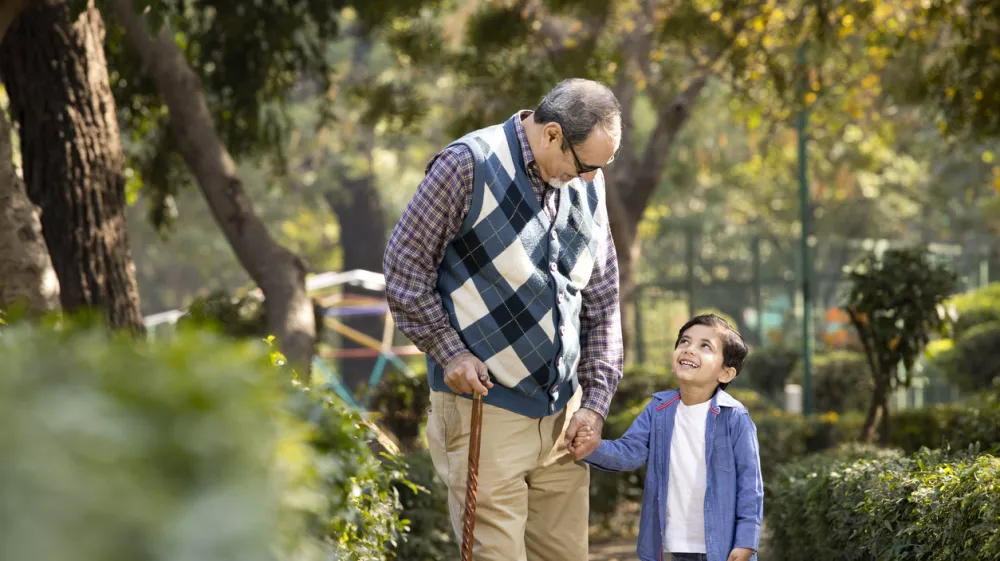 Kaj če se vrnemo skozi čas in preprečimo rojstvo naših staršev? / Foto: Istock