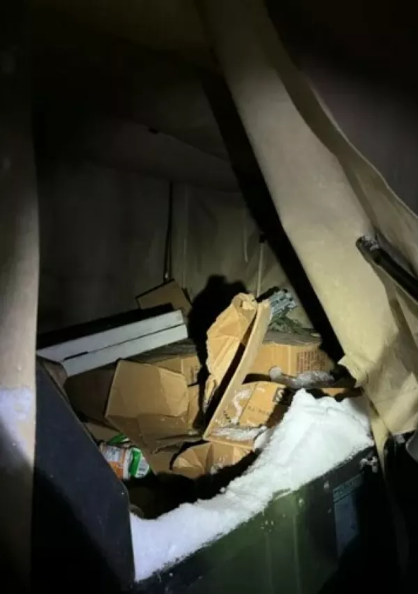 Opusto&scaron;eno voja&scaron;ko skladi&scaron;če hrane. Foto: JBER