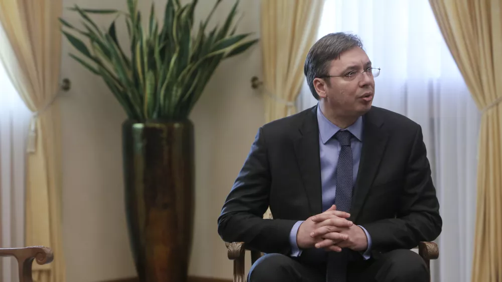 predsednik srbske vlade Aleksandar Vučić- 20.02.2015 Brdo pri Kranju - prvi uradni obisk predsednika srbske vlade Aleksandara Vučića z ministri v Sloveniji - uradni sprejem predsednika srbske vlade z voja&scaron;kimi častmi pred Gradom Brdo,  //FOTO: Jaka Gasar