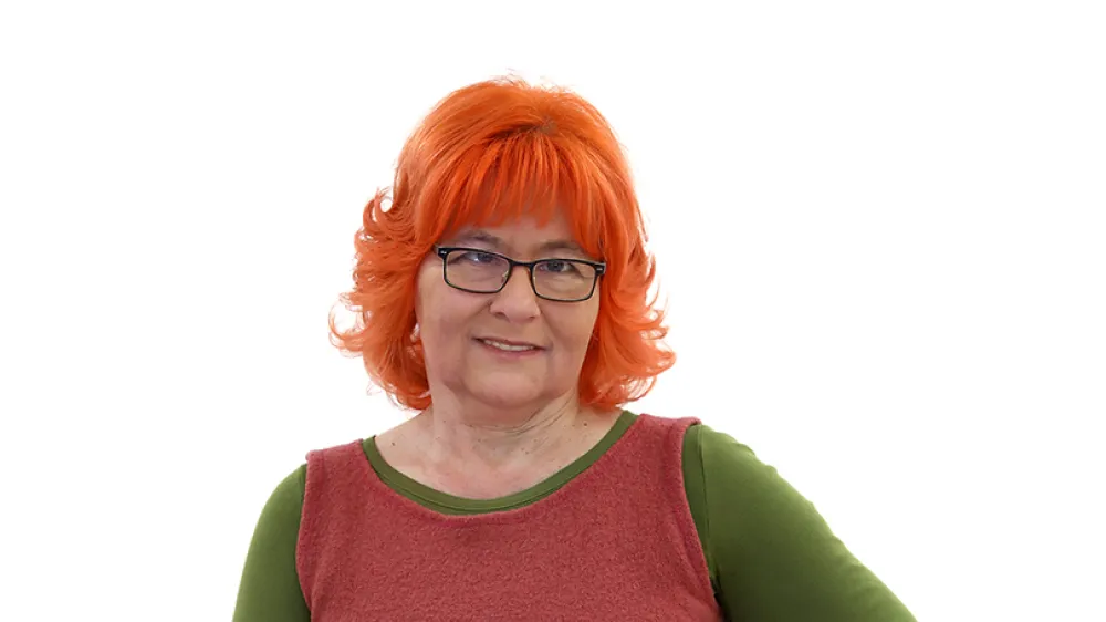 Mojca MarotZA ONLINE - Redakcija Dnevnik 2024 - portreti za komentarje in kolumne - kolumnisti - komentatorji &ndash; novinarji - portret //FOTO: Luka Cjuha