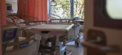 ﻿- 23.10.2015 - Nevrološka klinika - Klinični oddelek za vaskularno nevrologijo in intenzivno nevrološko terapijo na Zaloški 2 v Ljubljani. - UKC - Klinični center - oskrba - zdravstvo - oddelek - bolniška postelja - soba - pacient - //FOTO: Maja Marko