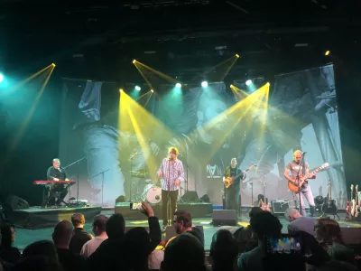 Avtomobili, koncert. Foto: Eva Branc