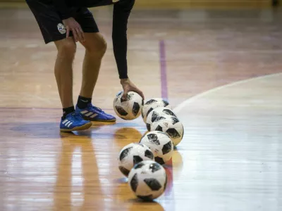 Slovenska reprezentanca v dvoranskem nogometu je v kvalifikacijah za evropsko prvenstvo 2026 ugnala Norveško z 2:1. Foto: Matjaž Rušt