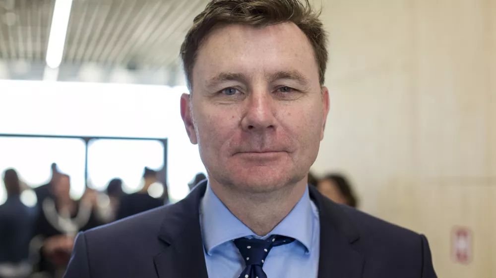 - Dr. Oto Luthar, direktor ZRC SAZU- 18.04.2018 &ndash; Raziskovalna postaja Barje ZRC-SAZU, Zagorica 20, IG - novi delovni prostori zaposlenih iz biolo&scaron;kega, arheolo&scaron;kega, geografskega in paleontolo&scaron;kega in&scaron;tituta ZRC SAZU,   //FOTO: Matjaž Ru&scaron;t