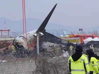 Vzrok strmoglavljenja &scaron;e ni znan. Foto AP