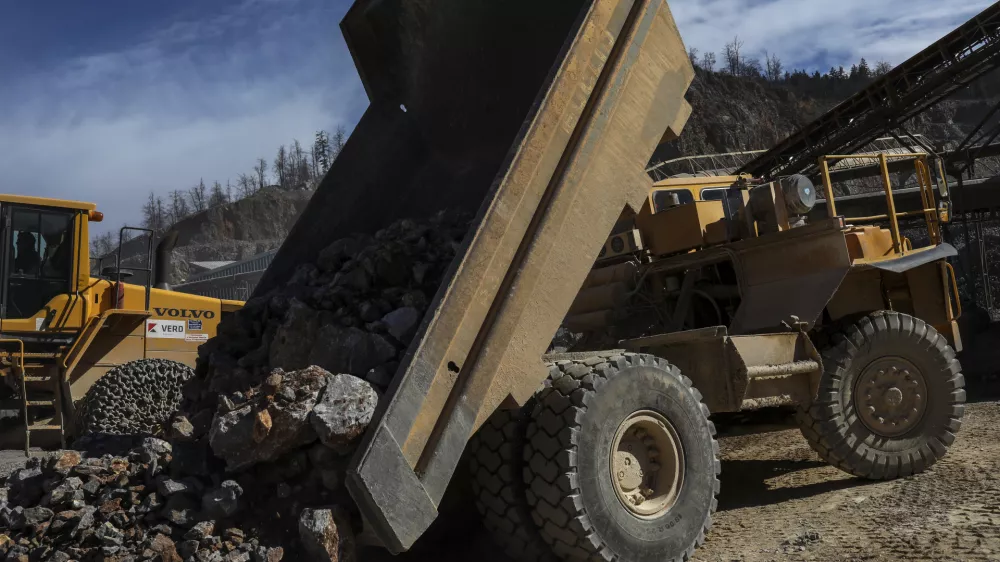 - 13.03.2019 &ndash; Vrhnika - Kamnolom Verd, podjetje za proizvodnjo kamnitih agregatov  //FOTO: Jaka GasarOPOMBA: ZA OBJEKTIV - REPORTAŽA - 2019