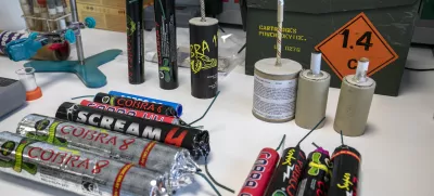 - petarde, eksplozivo- 28.01.2021  POLICIJA - Nacionalni forenzični laboratorij (NFL), preiskava materialnih sledi, nastalih pri kaznivih dejanjih ali prekrkih, in podaja interpretacije rezultatov preiskav za policijo in pravosodne organe. Vodovodna cesta 95 v Ljubljani //FOTO: Matja Rut