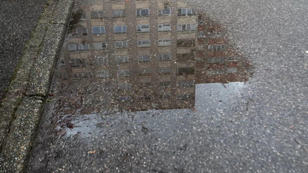 Na ministrstvu za finance napovedujejo, da bodo pripombe na izhodi&scaron;ča, ki jih zbirajo do 25. janurja, temeljito preučili in izsledke upo&scaron;tevali pri nadaljnjem usklajevanju. Očitno jih čaka &scaron;e veliko dela. Foto: Bojan Velikonja