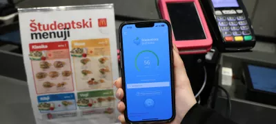 Med najbolj obiskanimi še vedno ostaja veriga s hitro prehrano McDonald's. Foto: Luka Cjuha