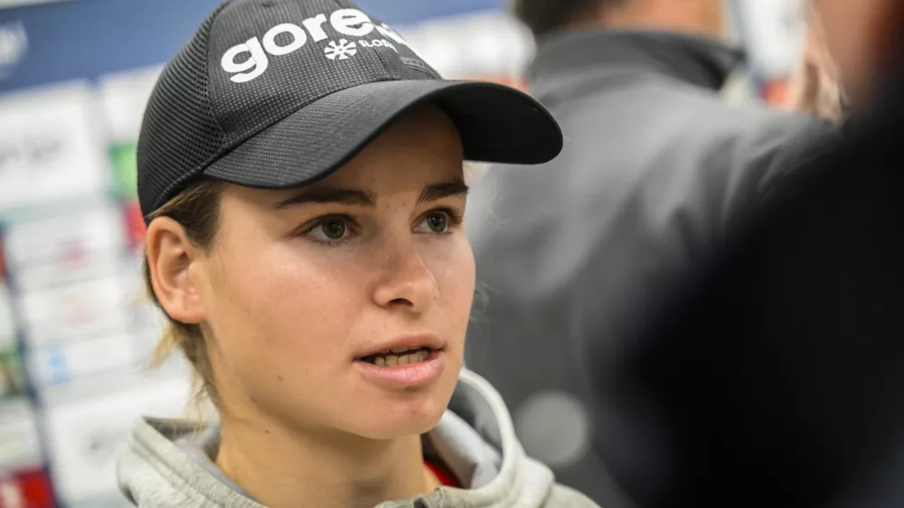 &raquo;Če bo vse prav, se vidimo na Ljubnem (v podporo na&scaron;im dekletom).&laquo; Foto: Nik Erik Neubauer