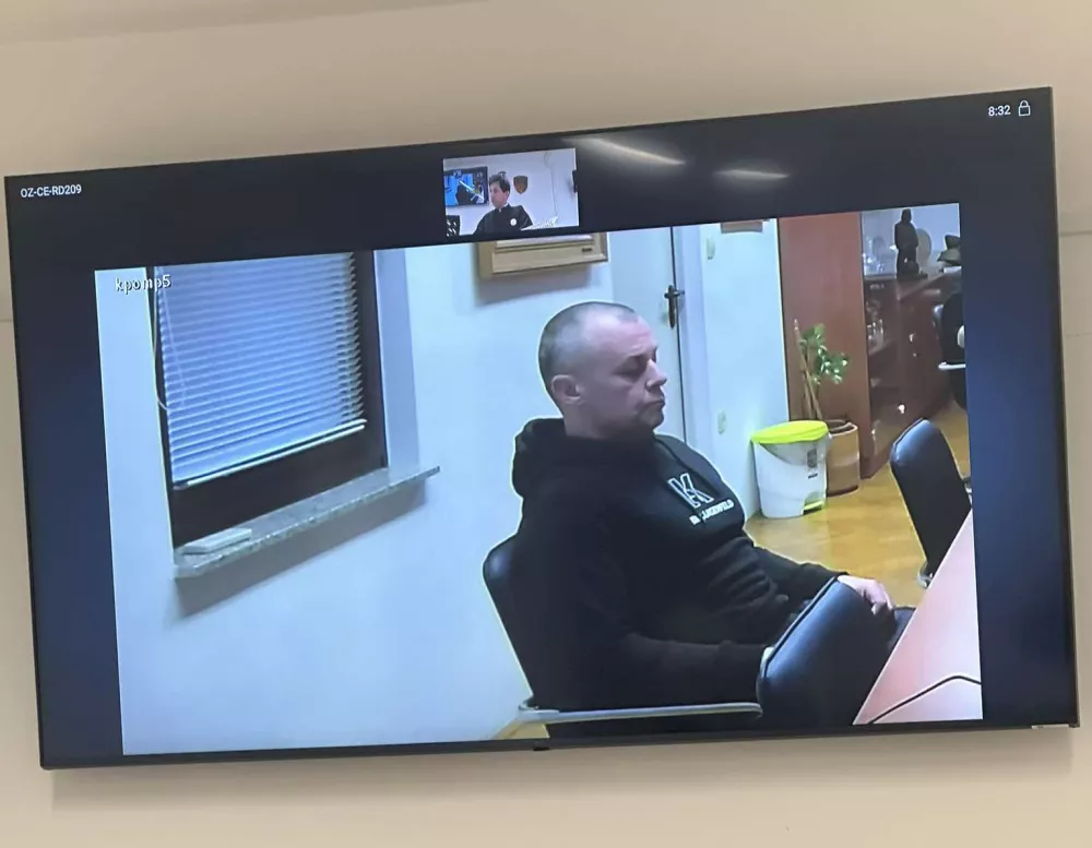 Celje, celjsko okrozno sodisce.Predobravnavni narok za Daniela Borojevica, ki mu tozilstvo ocita, da je pred 23 leti izvedel drzen rop Krekove banke v Celju, danes ni bil izveden.Obtozeni Daniel Borojevic.