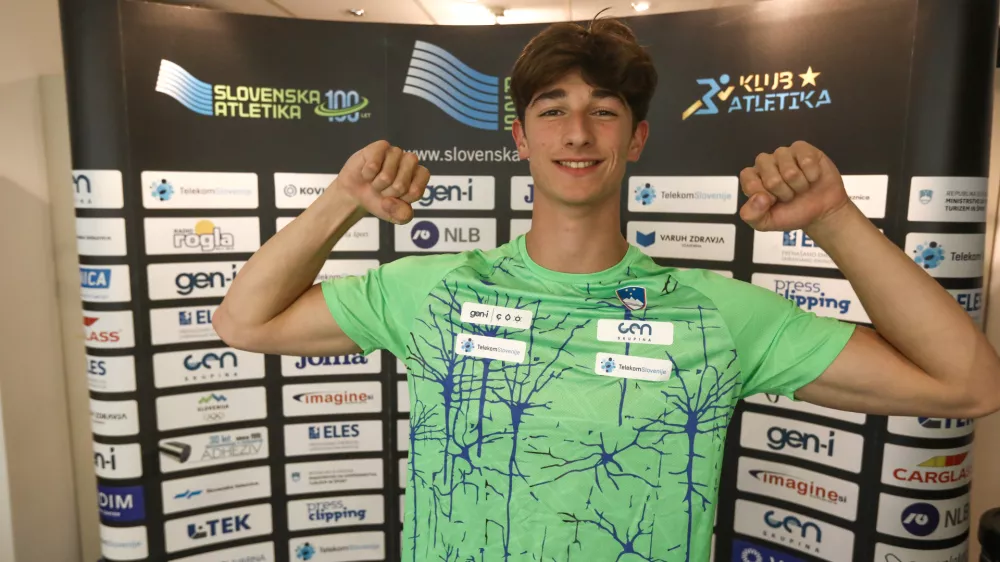 Tomo Teršek30.9.2024 - na sedežu Atletske zveze Slovenije (Letališka 33c, Ljubljana) začne sprejem mladinskih atletskih reprezentanc na čelu s svetovnim prvakom Tomom Terškom. FOTO: LUKA CJUHA