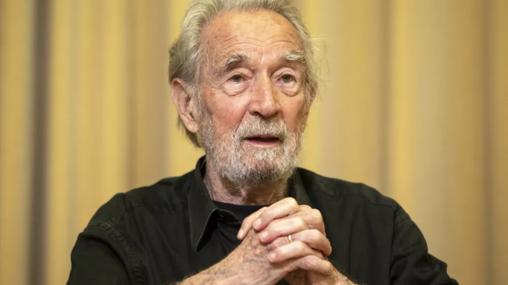 Milko &Scaron;paremblek, hrva&scaron;ki baletni mojster, koreograf, režiser in dramaturg svetovnega slovesa - najstarej&scaron;i &scaron;e aktivni baletni koreograf na svetu - 16.10.2018 - pogovor s plesalcem in režiserjem Milkom &Scaron;paremblekom ob obeležju 100-letnice zasnove poklicnega ljubljanskega baletnega ansambla in baleta v Sloveniji //FOTO: Matjaž Ru&scaron;t