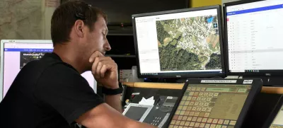 Dispečer v centru za obveščanje Ljubljana / Foto: Neja Pavlica 