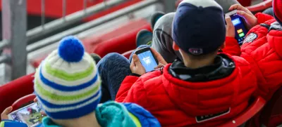 ﻿- 24.03.2018 - Simbolična fotografija, - pametni telefon - otroci - video igrice, zasvojenost, igre  //FOTO: Bojan Velikonja