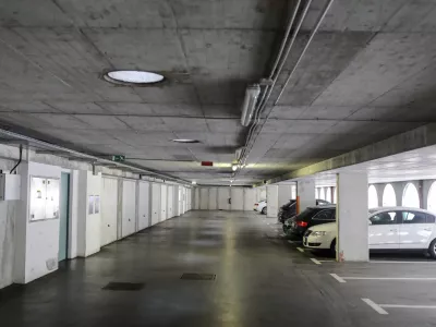 Za nakup garažnega parkirnega prostora je v Ljubljani treba odšteti od 15.000 do 45.000 evrov. Foto: Jaka Gasar 