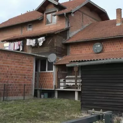 hiša v Brčkem, kjer so našli 31 otrok