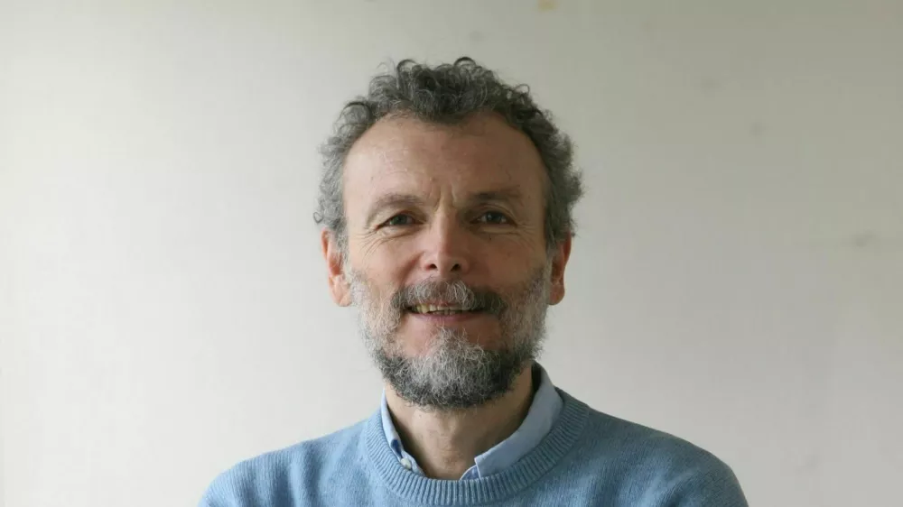 Dragan Petrovec, zunanji kolumnist- Dnevnik 2016 - portreti za komentarje in kolumne - kolumnisti - komentatorji - novinarji - novinarka - //FOTO: Toma Skale