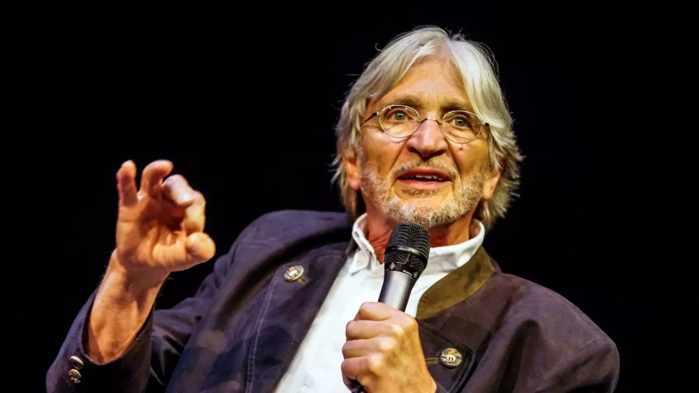 TCG8C6 Munich, Bavaria, Germany. 7th June, 2019. DR. FRIEDRICH STAPF, a Munich-based physician who has been performing abortions since 1968. Due to experience in the field and difficulties in obtaining abortions elsewhere, women travel from well outside the area to receive counseling and treatment from Stapf. Anti-abortion groups regularly target his clinic in their campaigns that also include members of the far- and extreme-right.Prominent gynecologist Dr. KRISTINA HAENEL spoke at a panel discussion with Munich abortion doctor FRIEDRICH STAPF, activist SARA DIEHL and PENELOPE KEMEKENIDOU at the Mu