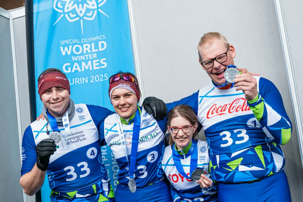 Na 4&times;100 metrov so tekmovali Miha Marolt, Gregor Juh, Maja Milo&scaron;ević in Jasmina Bračun.