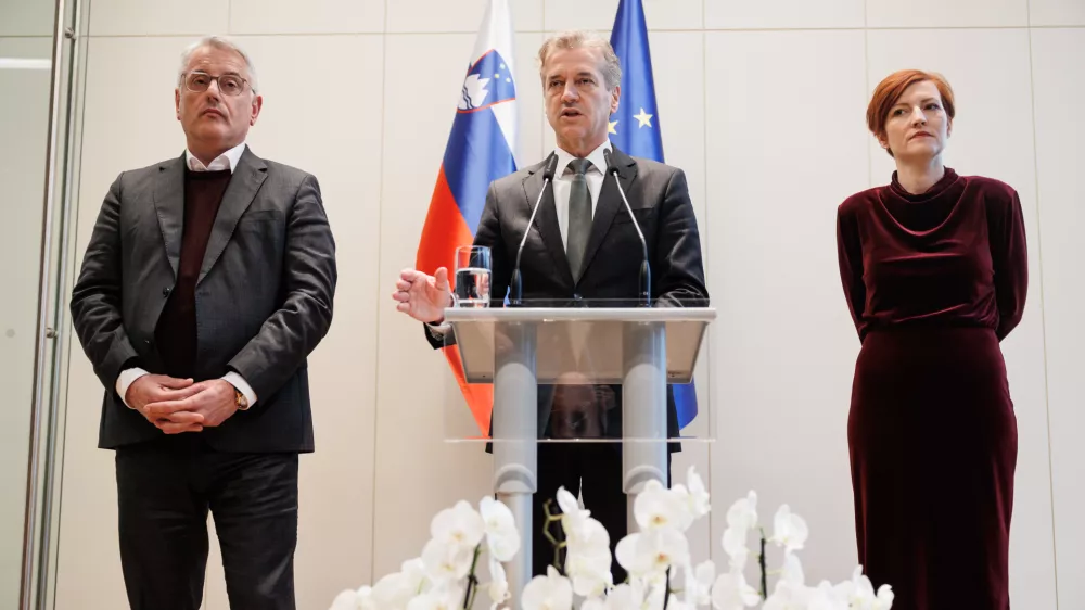 Brdo pri Kranju, Kongresni center Brdo.Koalicijski vrh.Predsednik vlade Robert Golob ter ministra Matjaz Han in Asta Vrecko so dali izjavo po danasnjem srecanju strank vladne koalicije.