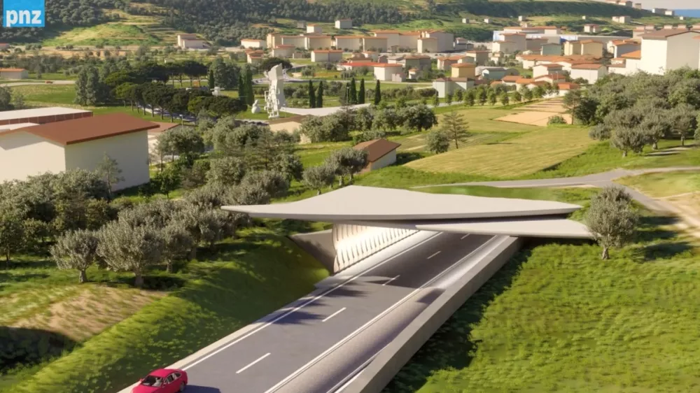 Nova cesta naj Lucije ne bi presekala, temveč bi potekala pod pokritim vkopom. Vir: PNZ