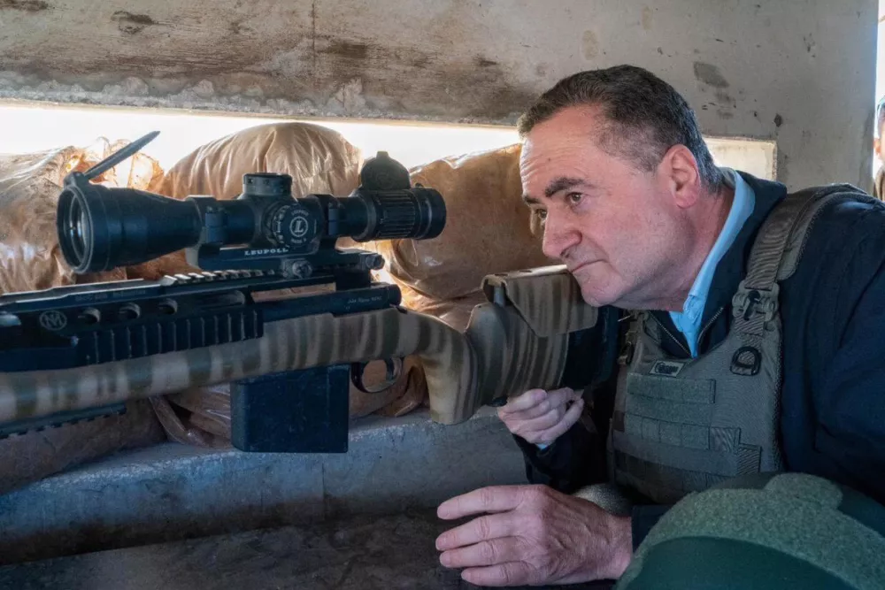 FILED - 02 February 2025, Lebanon, NA: Israeli Defense Minister Israel Katz (L) is pictured during a visit to the troops in southern Lebanon. Photo: Ariel Hermoni/Israeli Ministry of Defense/dpa - ATTENTION: editorial use only and only if the credit mentioned above is referenced in full