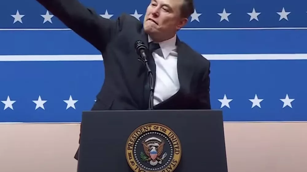 Elon Musk si je na zborovanju po zmagi Donalda Trumpa na predsedniških voluvah v ZDA privoščil sporno gesto.