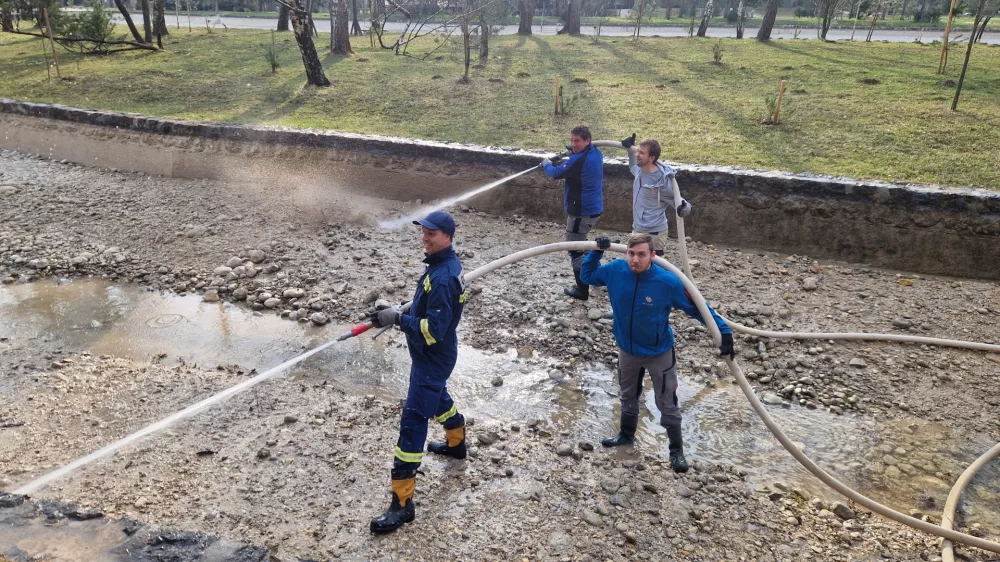 Šobec čiščenje bajerja