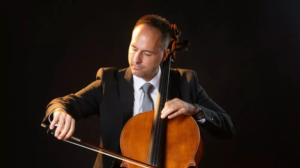 Violončelist Bernardo Brizani (Foto: Teotim Logar Zorn)