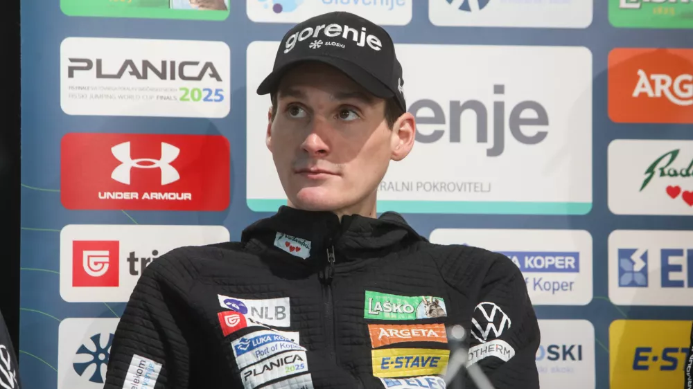 - Domen Prevc.- 25.03.2025. - Novinarska konferenca moške reprezentance Slovenije pred finalom svetovnega pokala v Planici.//FOTO: Bojan Velikonja