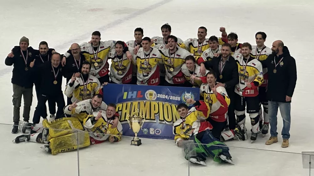 Beograd, dvorani Pionir.Hokejisti HK Slavija Jr. so v finalni seriji mednarodne hokejske lige IHL se tretjic premagali beograjsko Crveno zvezdo, tokrat 3:0.Foto: HK Slavija Junior