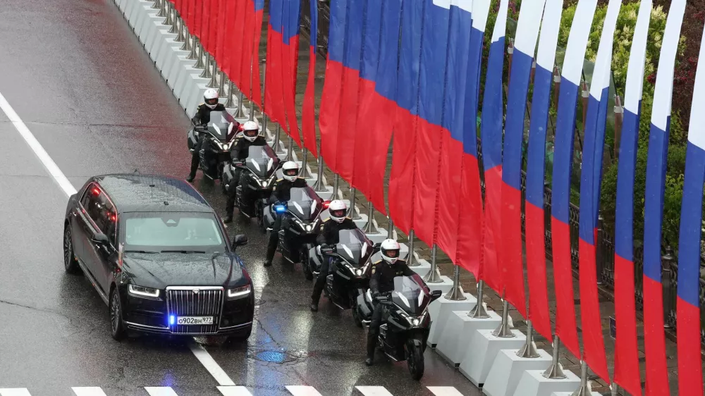 The Aurus Senate limousine and Aurus Merlon bikes of the presidential motorcade are seen during a ceremony inaugurating Vladimir Putin as President of Russia at the Kremlin in Moscow, Russia May 7, 2024. Sputnik/Valeriy Sharifulin/Pool via REUTERS ATTENTION EDITORS - THIS IMAGE WAS PROVIDED BY A THIRD PARTY.