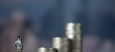 denar, zaposlitve, kariera