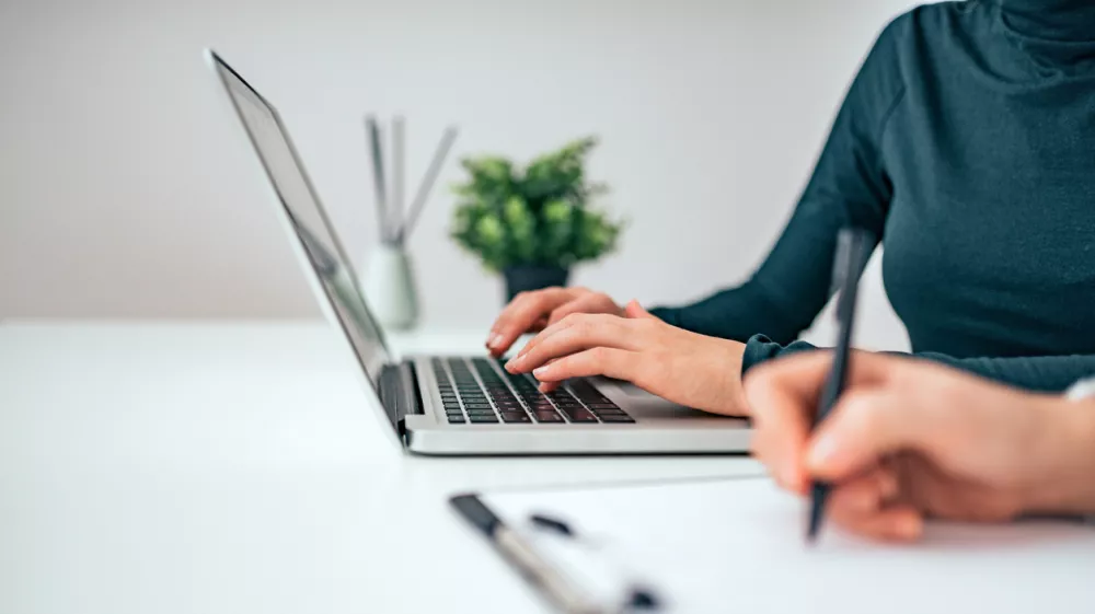 pisanje računalnik svinčnik