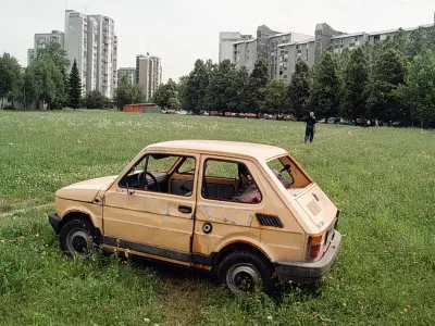 Zapuščeno vozilo, avto