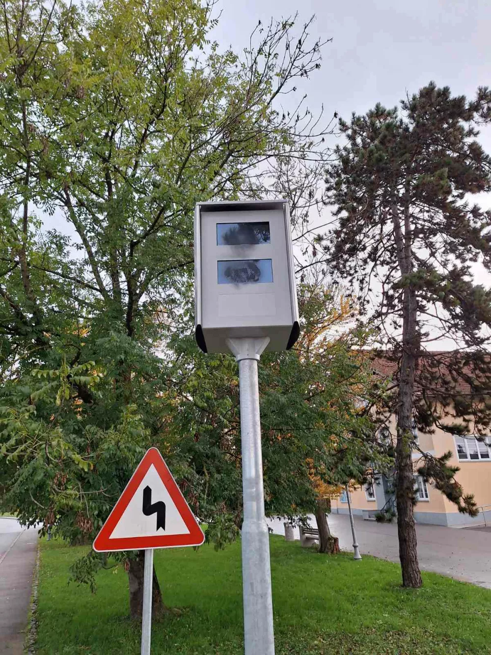 Poškodovani radar. Foto: občina Domžale